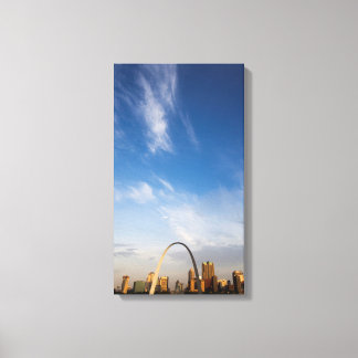 Gateway Arch och St. Louis i centrala staden Canvastryck