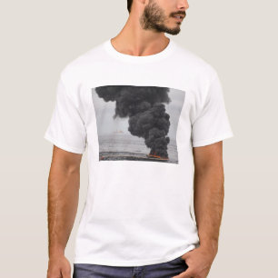 Gathered koncentrerade olje- brännskador t shirt