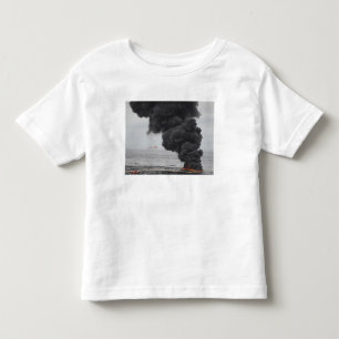 Gathered koncentrerade olje- brännskador t-shirt