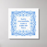 Gato escondido com o rabo e fora