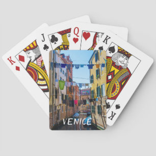 Gatuadress i Venedig med tvätt tvättat klädItalien Casinokort