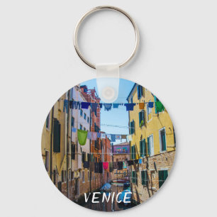 Gatuadress i Venedig med tvätt tvättat klädItalien Nyckelring