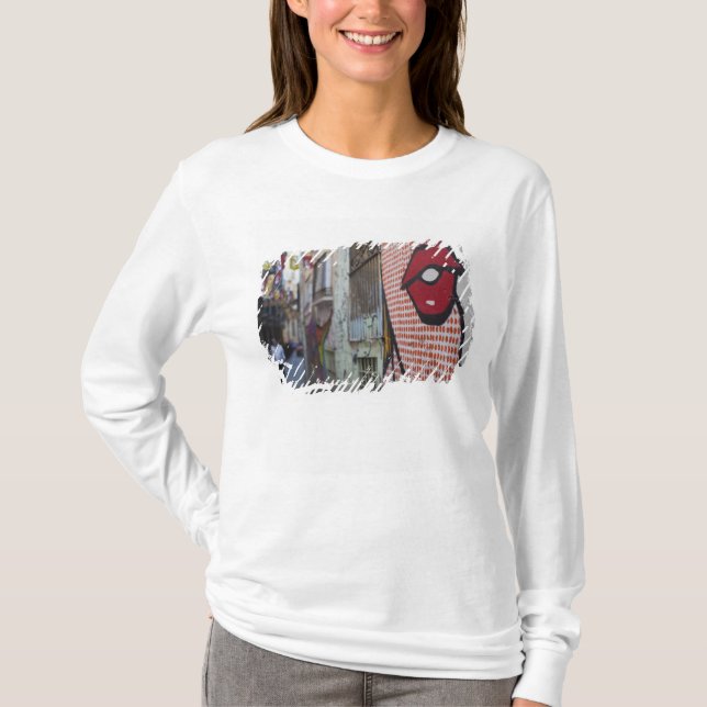 Gatukonst på Calle de la Libertad street Tee (Framsida)