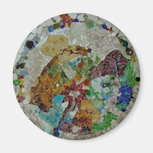 Gaudi belägger med tegel magnet