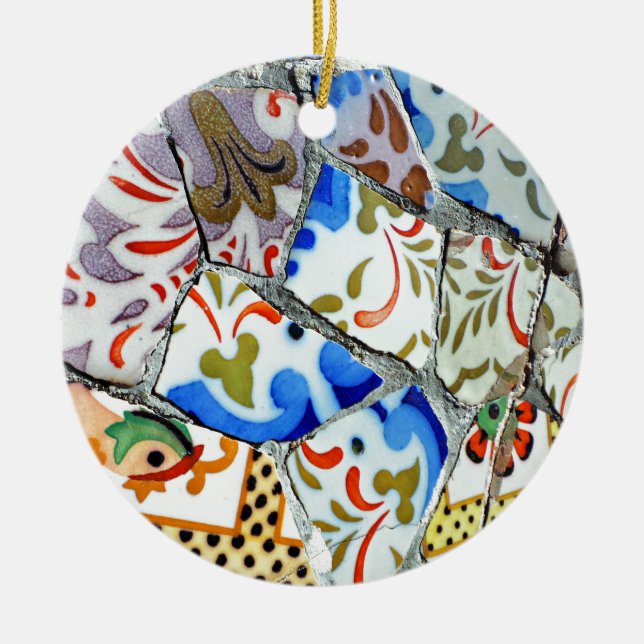 Gaudis parkerar den Guell mosaiken belägger med Julgransprydnad Keramik (Framsidan)