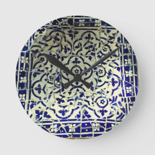 Gaudis parkerar den Guell mosaiken belägger med Rund Klocka