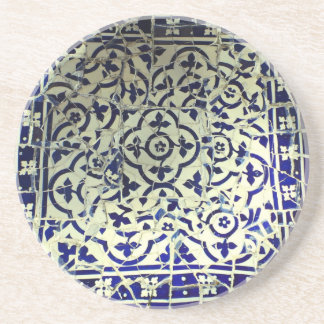 Gaudis parkerar den Guell mosaiken belägger med Underlägg