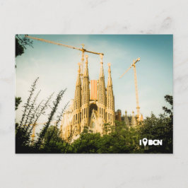 Gaudis Sagrada Familia med katalonas flagga Vykort