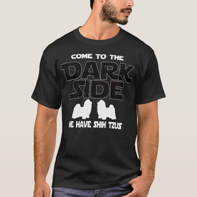 Gåva för mörk sida för Shih Tzu hund rolig T Shirt (Framsida)