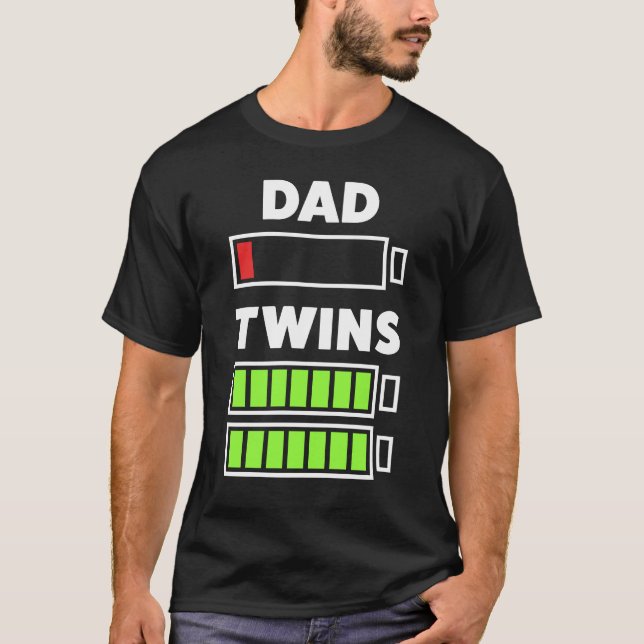 Gåva för pappa med twillingar t shirt (Framsida)