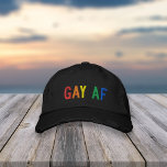 Gay AF Pride Rainbow Broderad Keps<br><div class="desc">Redo för pride månad med det här roliga broderade locket som innehåller "GAY AF" i fet regnbågssats.</div>