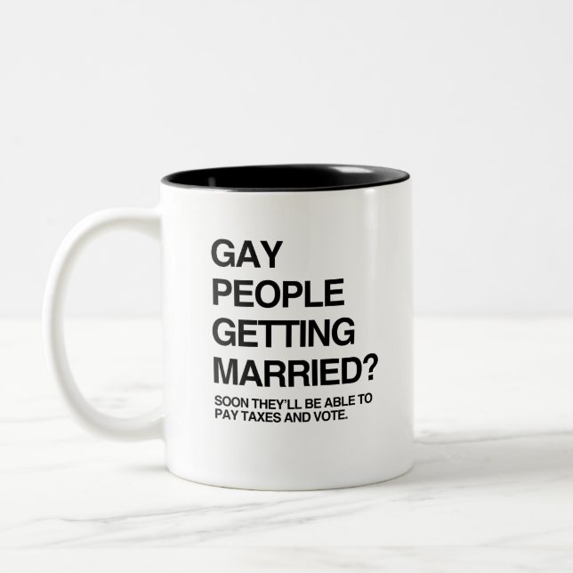 GAY FOPPLE GIFTA SIG Två-Tonad MUGG (Vänster)