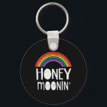 Gay Lesbisk Ny gifta Bröllopsfest Tee Lgbt Ho Nyckelring<br><div class="desc">Gay Lesbisk Ny gifta Bröllopsfest Tee Lgbt Honeymoon</div>