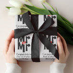 Gay Mr. och Mr. Bold Personlig Modern Bröllop Presentpapper<br><div class="desc">Mr. och Mr. Gay Bröllop figurerar pappert ...  perfekt för de två grupperna ...  mister och mister fet stil med hjärtdetaljer i rött vitt och svart från Ricaso</div>