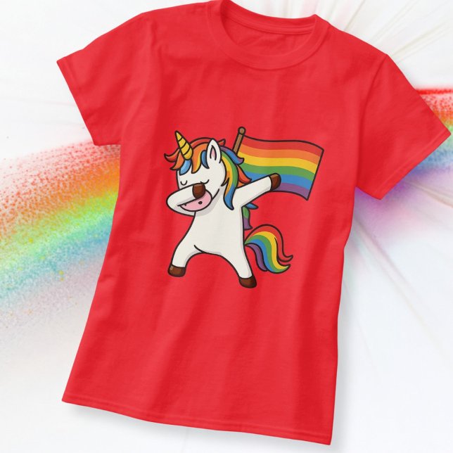 Gay pride Dabbing Unicorn med Flagga T Shirt (Gay Pride Dabbing Unicorn With Flag T-Shirt by Ricaso. Available in many styles, sizes, colors )