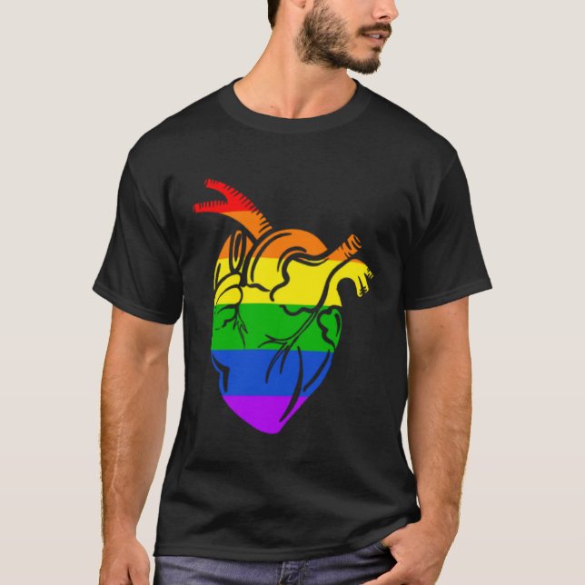 Gay Pride Flag Heart LGBTQ Trans Lesbian Queer Pri T Shirt (Framsida)