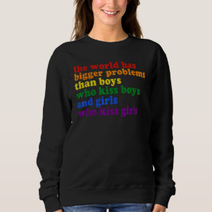 Gay pride månad har världen större problem i LGB T Shirt