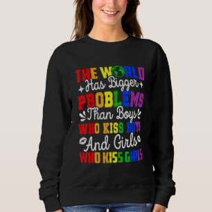 Gay pride-månaden har världen större problem t shirt