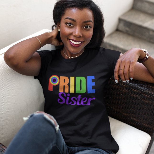 Gay pride Sister Rainbow Lettering LGBTQ T Shirt (Skapare uppladdad)