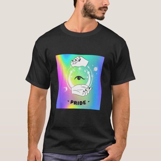 Gay Pride Witchy Moon Tarot Card Rainbow Eye LGBTQ T Shirt (Framsida)