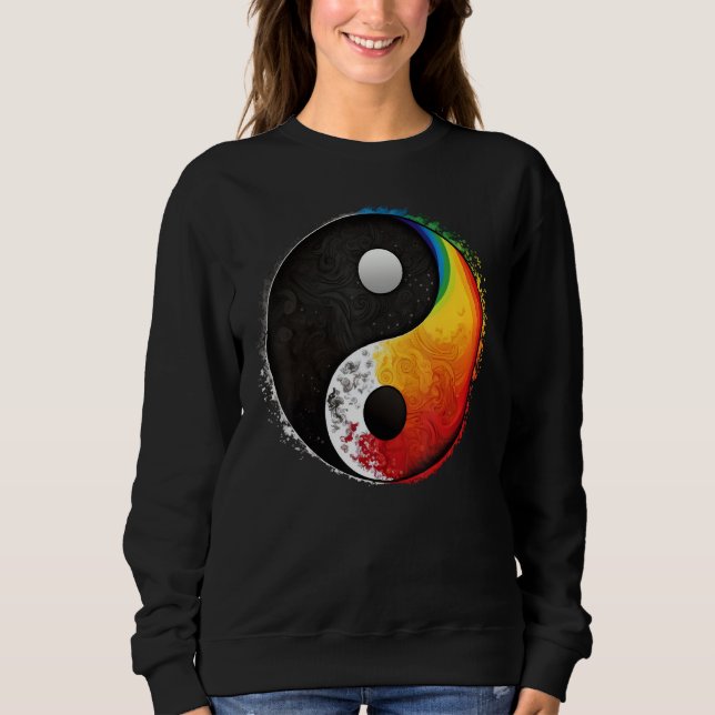 Gay Pride Yin Yang Symbol on LGBTQ Taijitu Yin Yan T Shirt (Framsida)