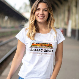 GE ES44AC GEVO-lokomotiv och amerikansk flagga T Shirt