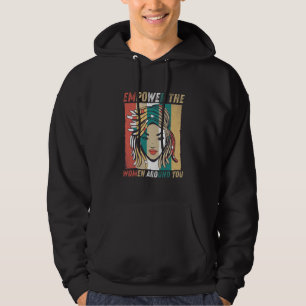 Ge kvinnor mer makt runt om er - feminister hoodie