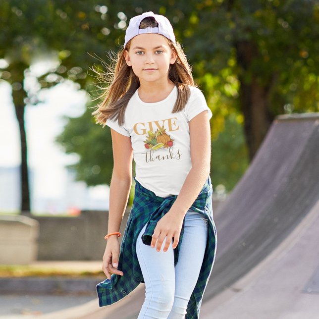 Ge tacktypografi för hösten Thanksgiving T Shirt (Give Thanks fall harvest t shirt)