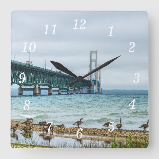 Geese at Mighty Mac Wall Clock Fyrkantig Klocka (Framsida)