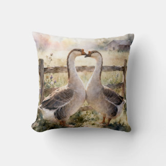 Geese in Love Throw Pillow Kudde