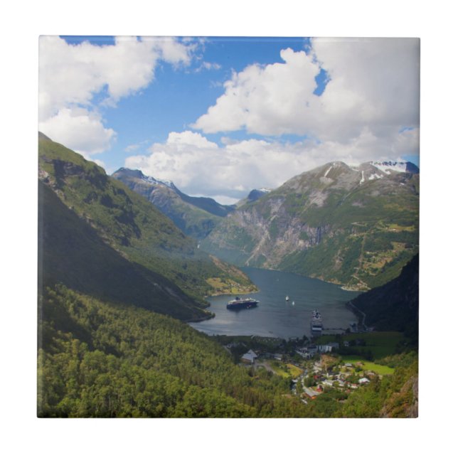 Geiranger Fjord landskap, Norge Kakelplatta (Framsidan)