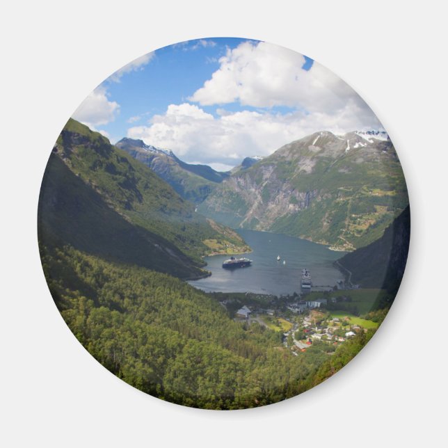 Geiranger Fjord liggande, Norge Magnet (Framsidan)