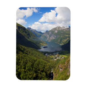Geiranger Fjord liggande, Norge Magnet