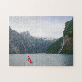 Geiranger fjord med det norska flaggapussel pussel