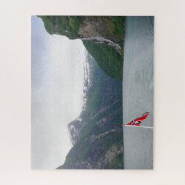 Geiranger fjord med det norska flaggapussel pussel