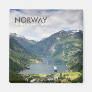 Geirangerfjord-vy i Norgens kvadrattextmagnet Magnet