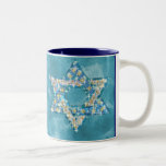 Gem dekorerad davidsstjärna Två-Tonad mugg<br><div class="desc">Konst som dras för att likna gems,  och sparklies fyller in forma av davidsstjärnan för att göra detta en mycket speciell gåva för dig eller vänner och familjen denna Hanukkah.</div>