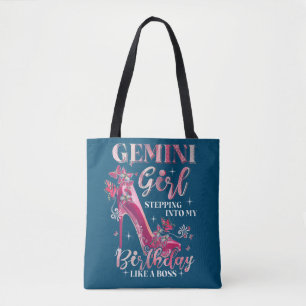 Gemini Girl klättrar in i min födelsedag som Chef Tygkasse