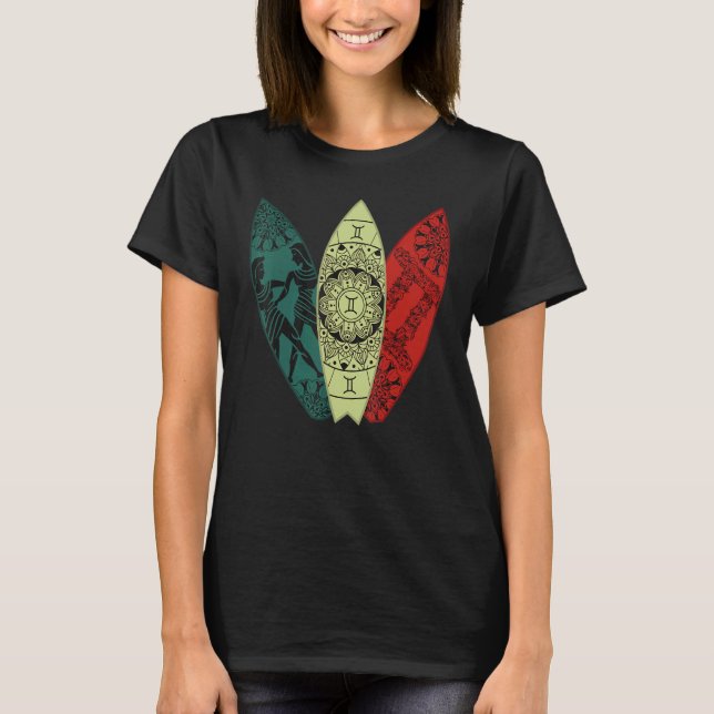 Gemini Zodiac Sign Surfboard Surfing Horoscope T Shirt (Framsida)