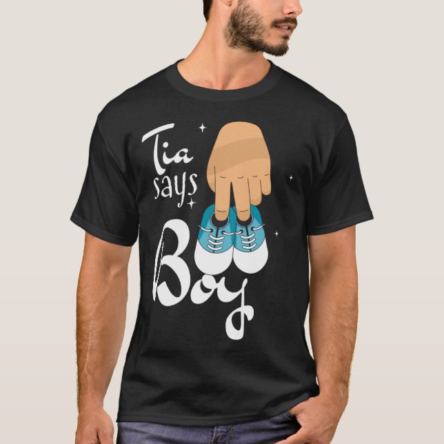 Gender revealing tia says boy  quote t shirt (Framsida)