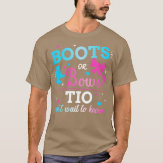 Genderna visar stövlar eller bågar som matchar bab t shirt