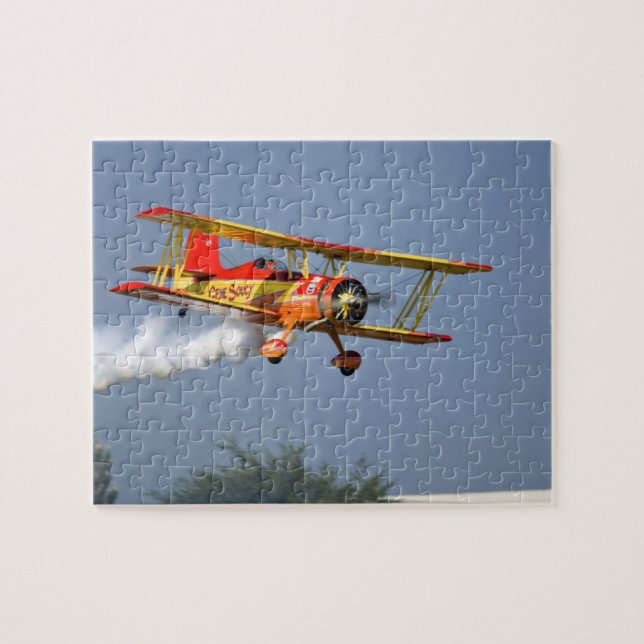 Gene Soucy utför aerobatik i Grumman Pussel (Horisontell)