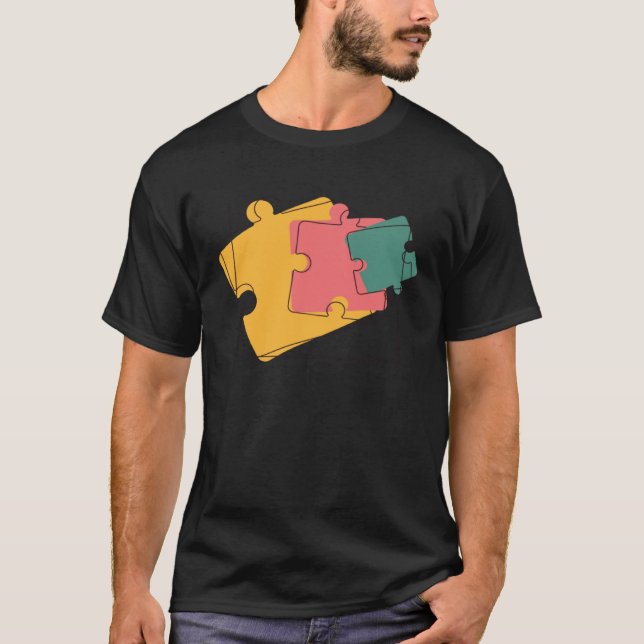 Genealogy Is Like Doing A Jigsaw Puzzle Genealogis T Shirt (Framsida)