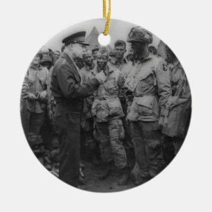 General Dwight D. Eisenhower med fallskärmsjägar Julgransprydnad Keramik