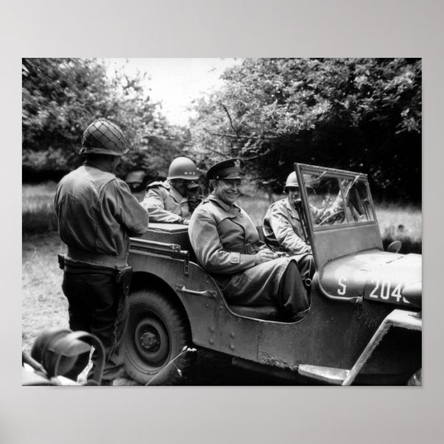 General Eisenhower in A Jeep - WWII Poster (Framsidan)