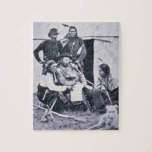 General George A. Custer (1839-76) med hans indier Pussel
