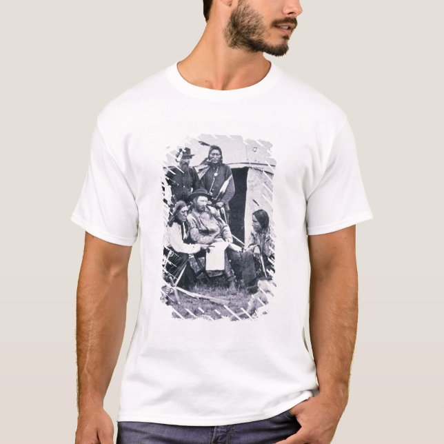 General George A. Custer (1839-76) med hans indier T-shirt (Framsida)