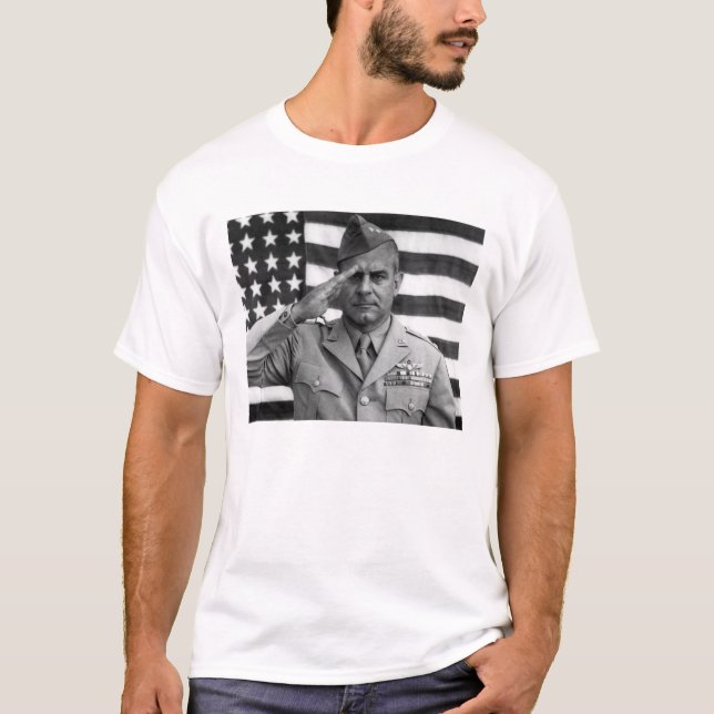 General James Doolittle Salutera -- WW2 T-shirt (Framsida)
