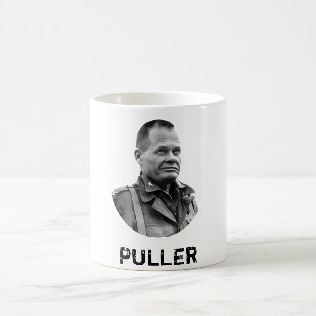 General Lewis Bredbröstad Puller Kaffemugg (Center)