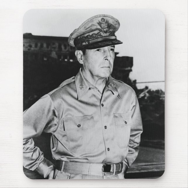 General MacArthur Musmatta (Framsidan)